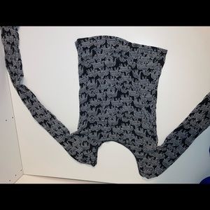 Tight fitting elephant shirt long sleeve